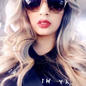 Meet your Posher, Veronica